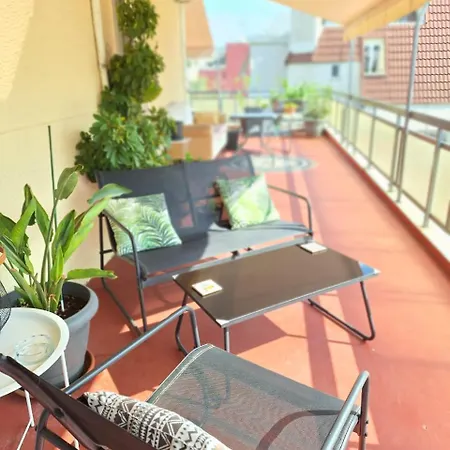 Apartment Large 1 Bedroom Penthouse With Large Terrace *